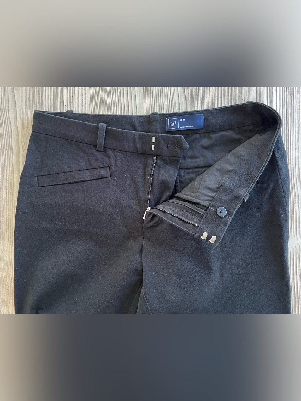 GAP Women's Straight-Leg Pants in Black - Picture 5 of 5